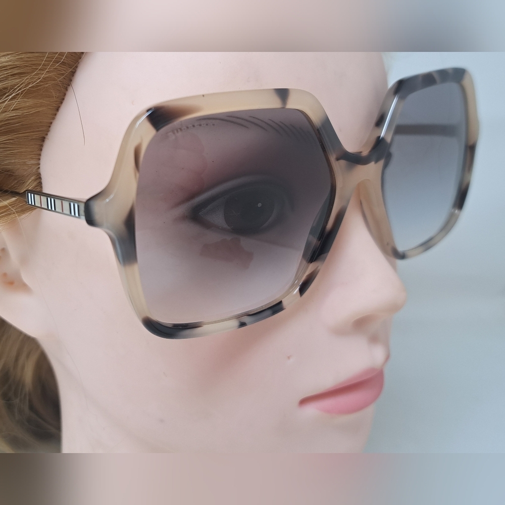 Burberry Sunglasses Havana Gray Gradient Oversized Square Check B4324 59-16-140 - Picture 4 of 16